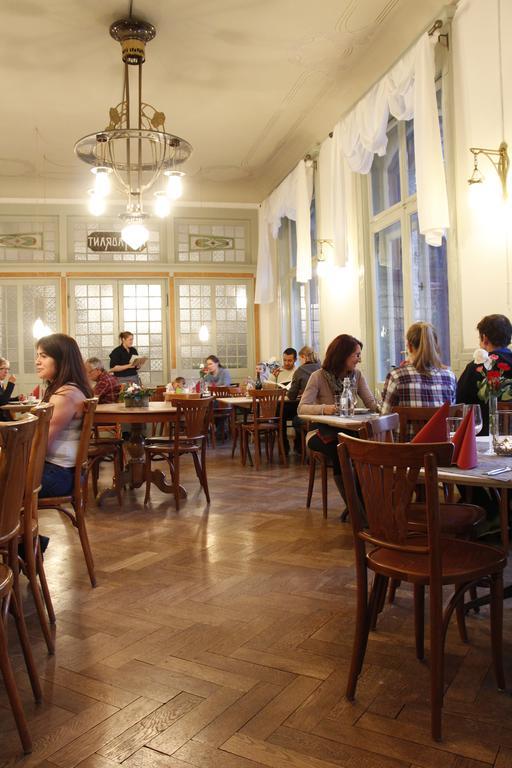 Kurhaus Berguen Hotel Екстериор снимка