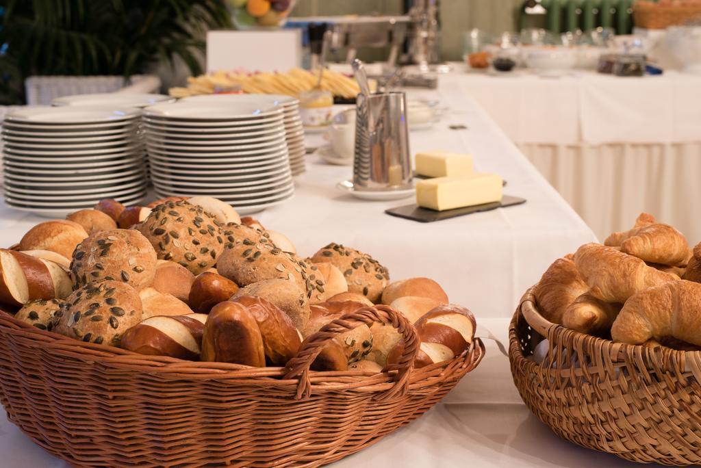 Kurhaus Berguen Hotel Екстериор снимка
