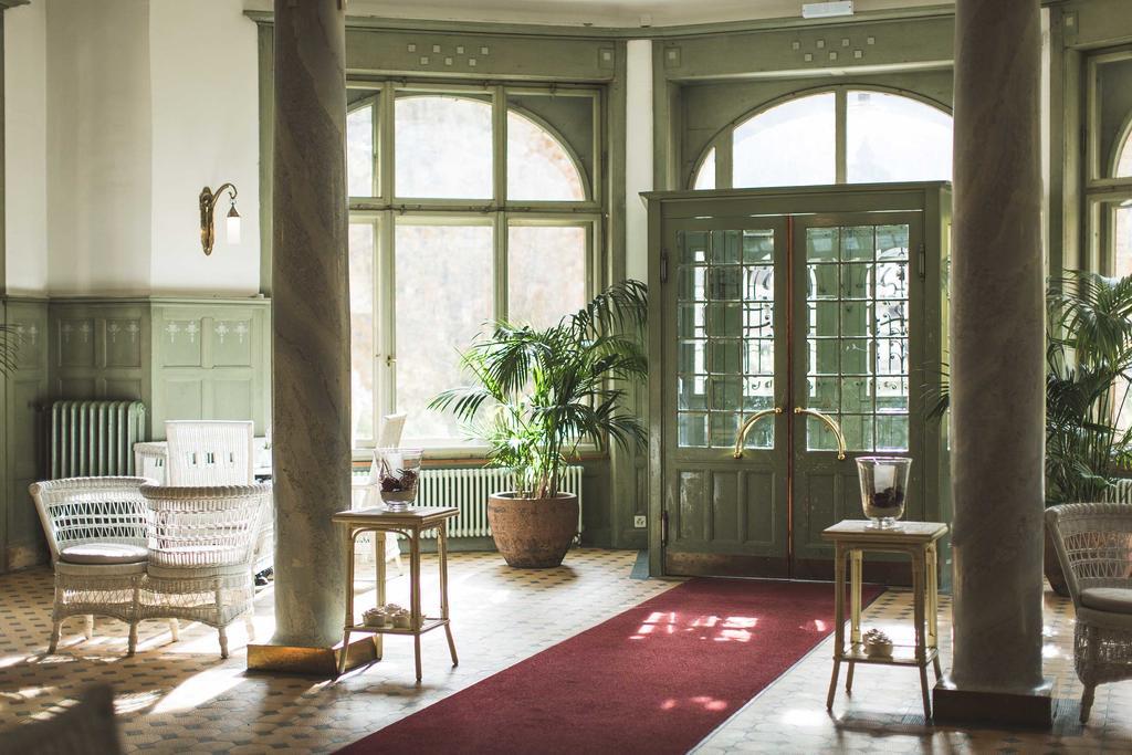 Kurhaus Berguen Hotel Екстериор снимка
