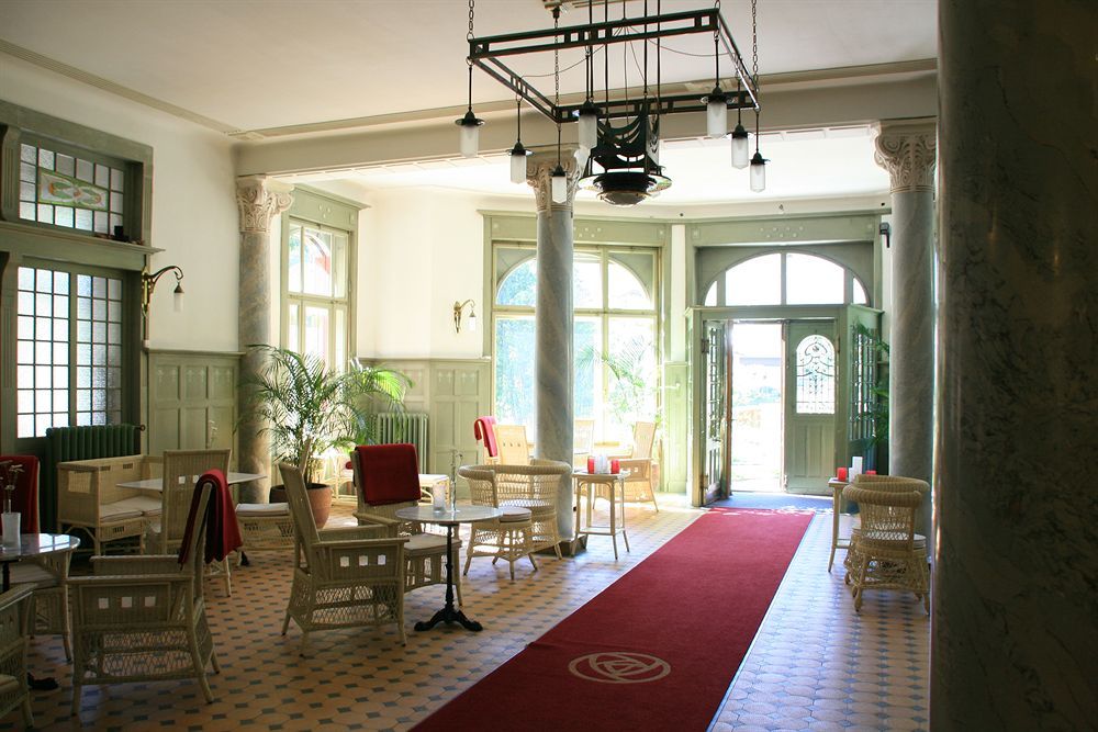 Kurhaus Berguen Hotel Екстериор снимка