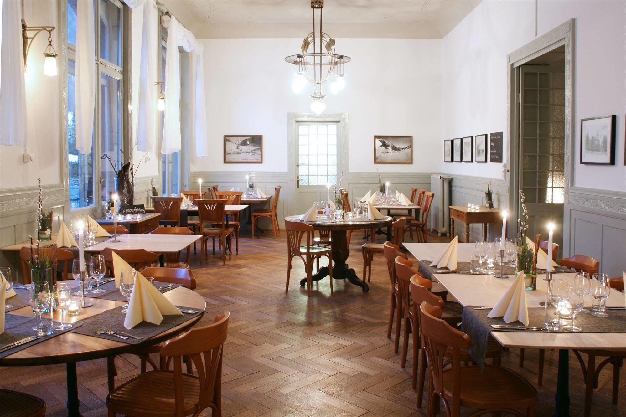 Kurhaus Berguen Hotel Екстериор снимка