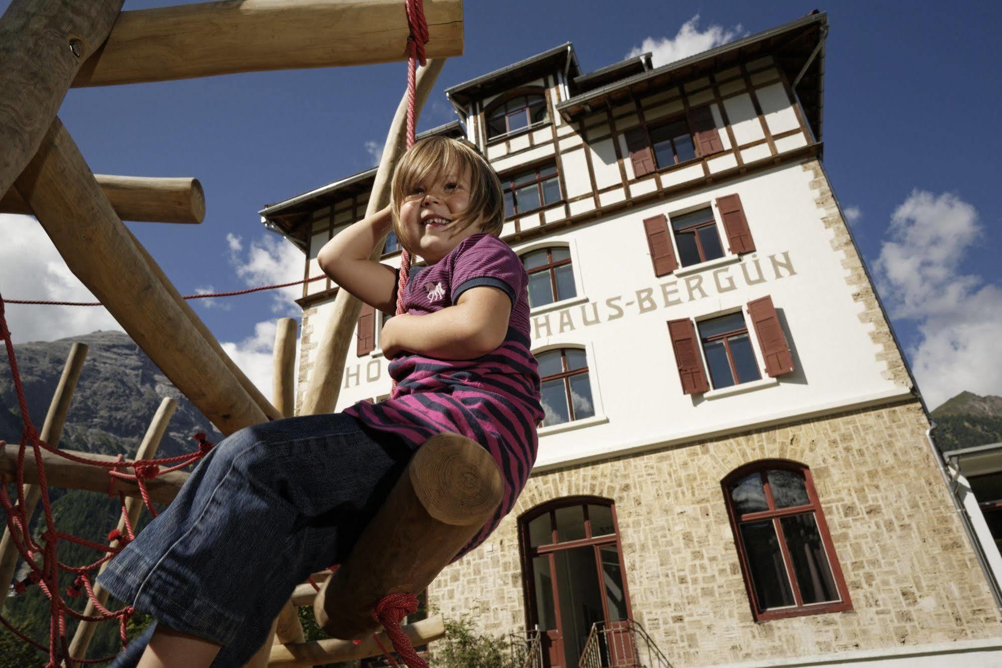 Kurhaus Berguen Hotel Екстериор снимка