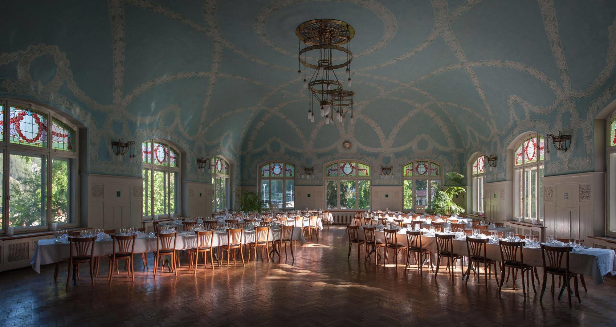Kurhaus Berguen Hotel Екстериор снимка